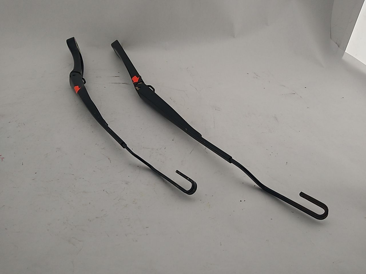 Saab 9-3 Pair Of Windshield Wiper Arms