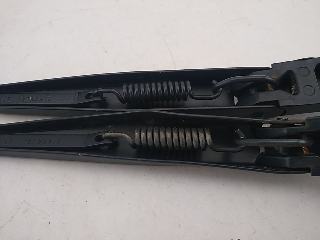Saab 9-3 Pair Of Windshield Wiper Arms