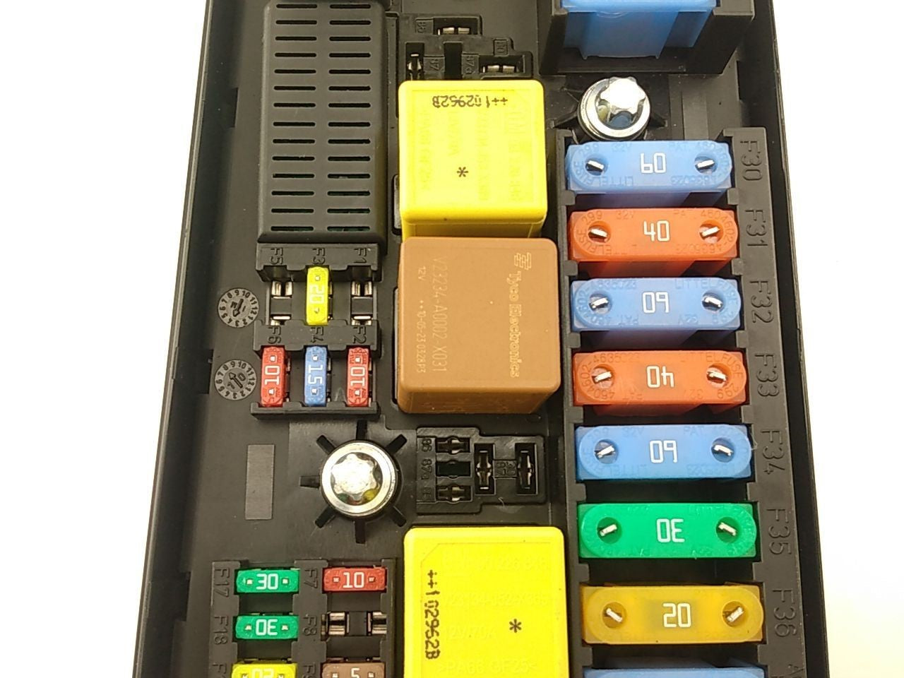Saab 9-3 Engine Fuse Box