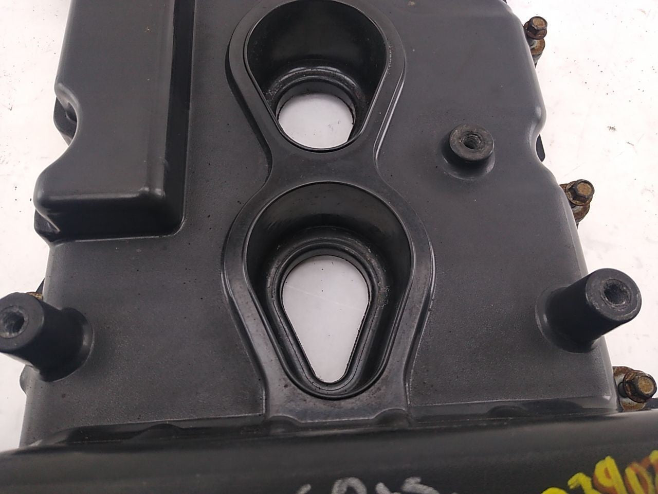 Hummer H3 Engine Valve Cover