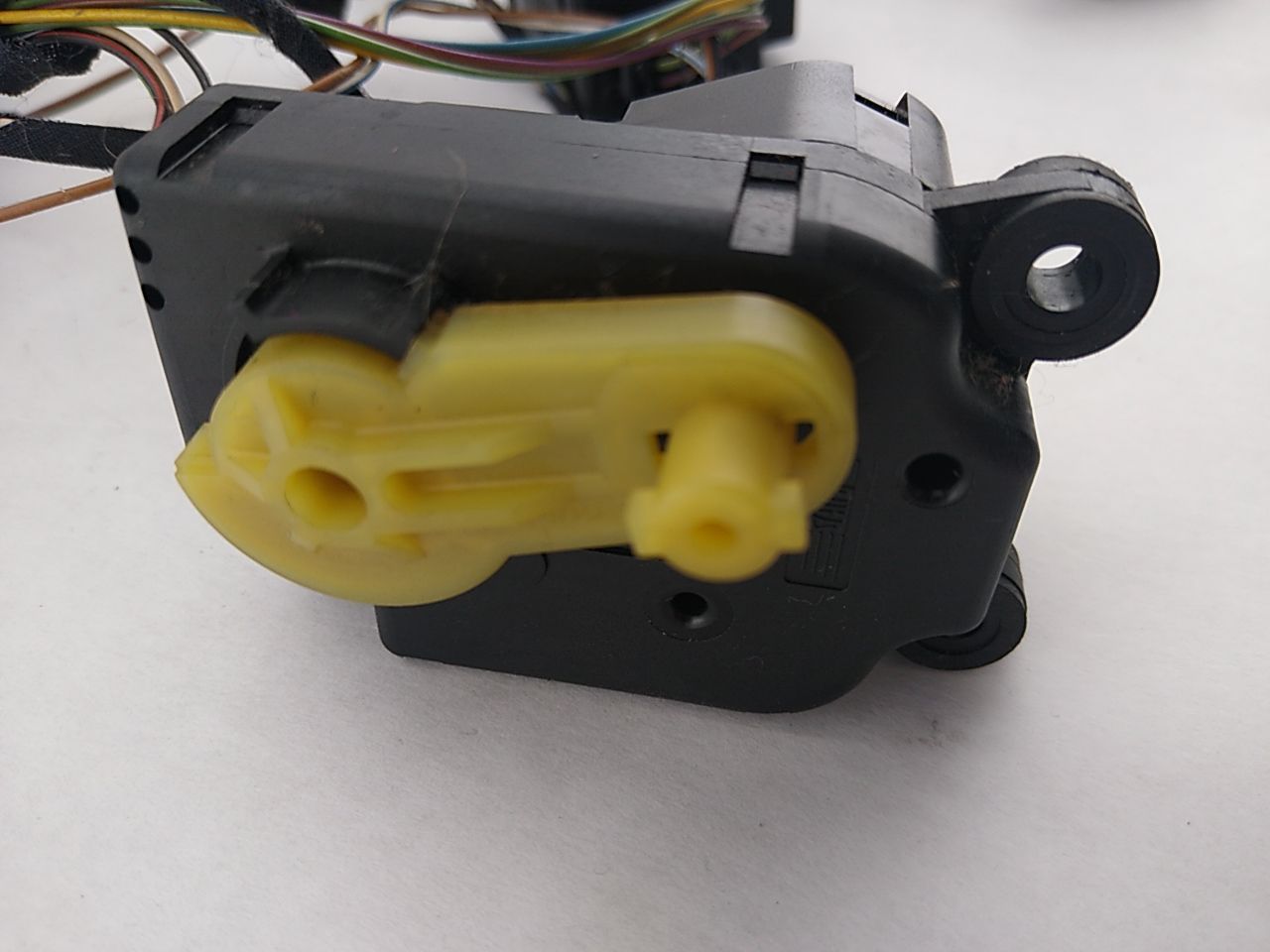 Saab 9-3 Set Of 6 AC Air Vent Flap Actuators | Playground PAR