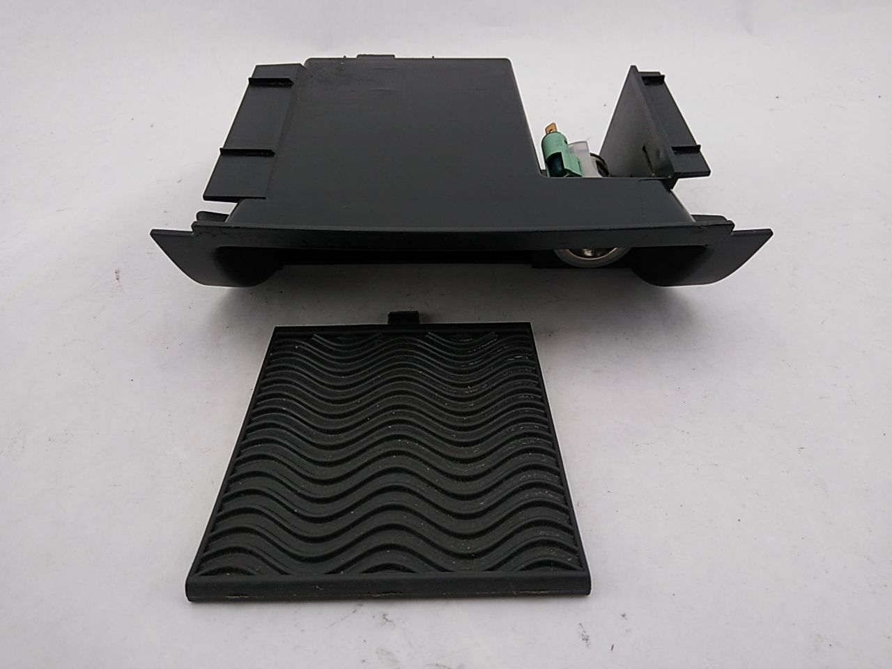 Saab 9-3 Center Console Ash Tray | Playground PAR