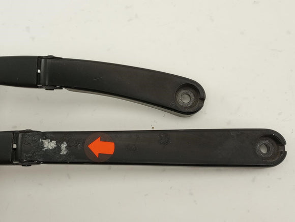 Saab 9-3 Pair Of Windshield Wiper Arms