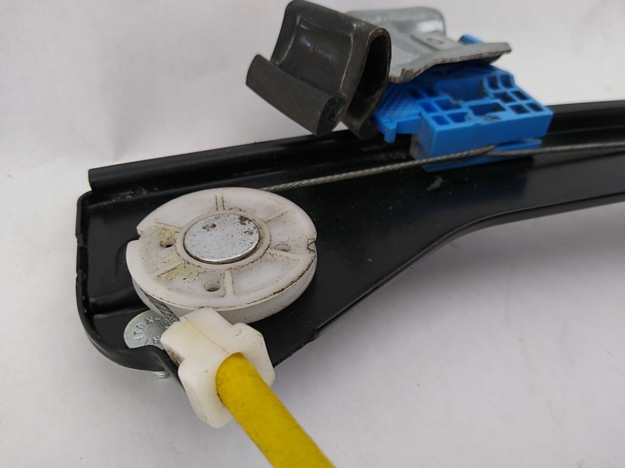 Saab 9-3 Driver Left Front Door Window Regulator