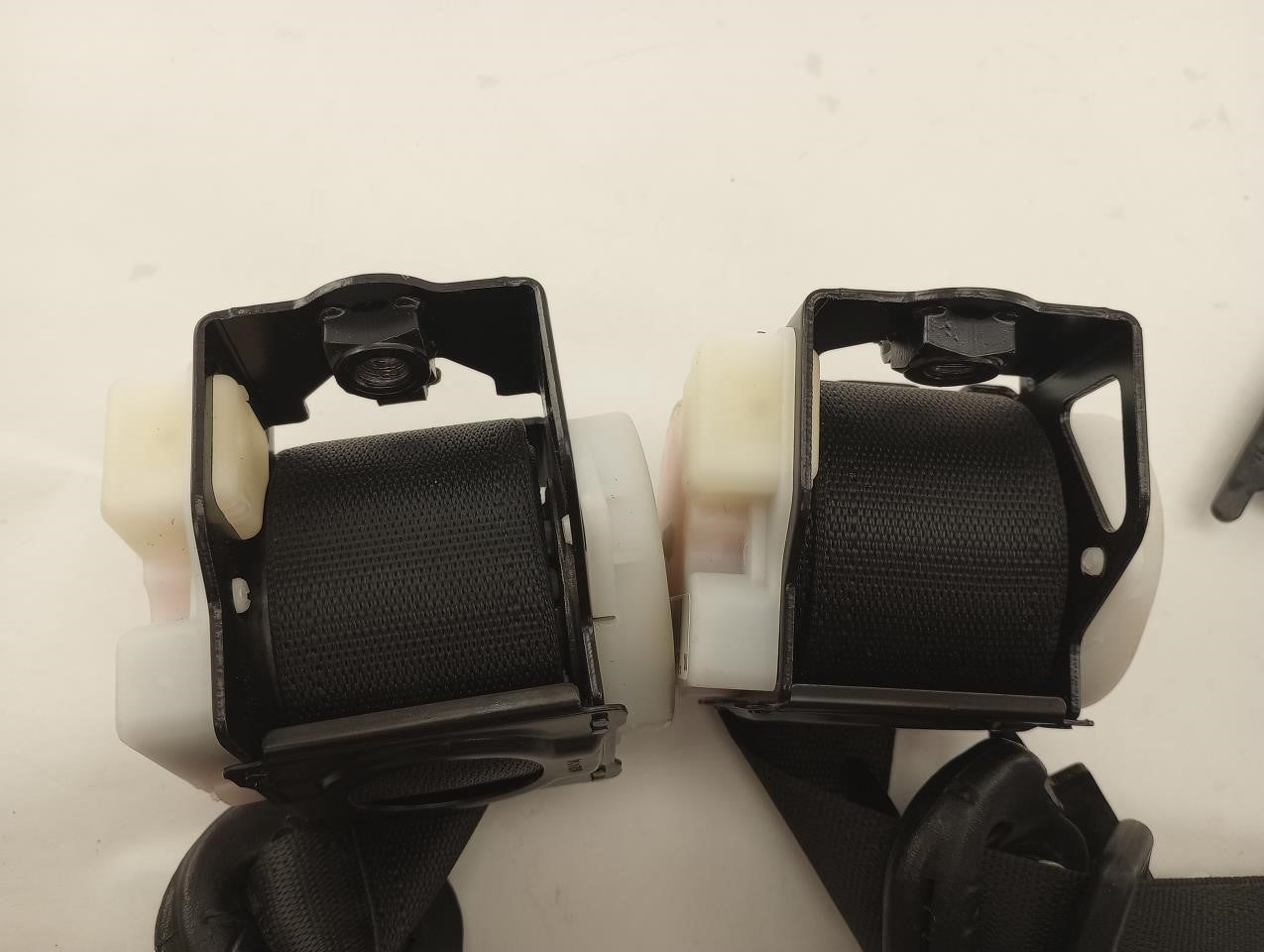 Saab 9-3 Pair Of Rear Seat Belt Retractors