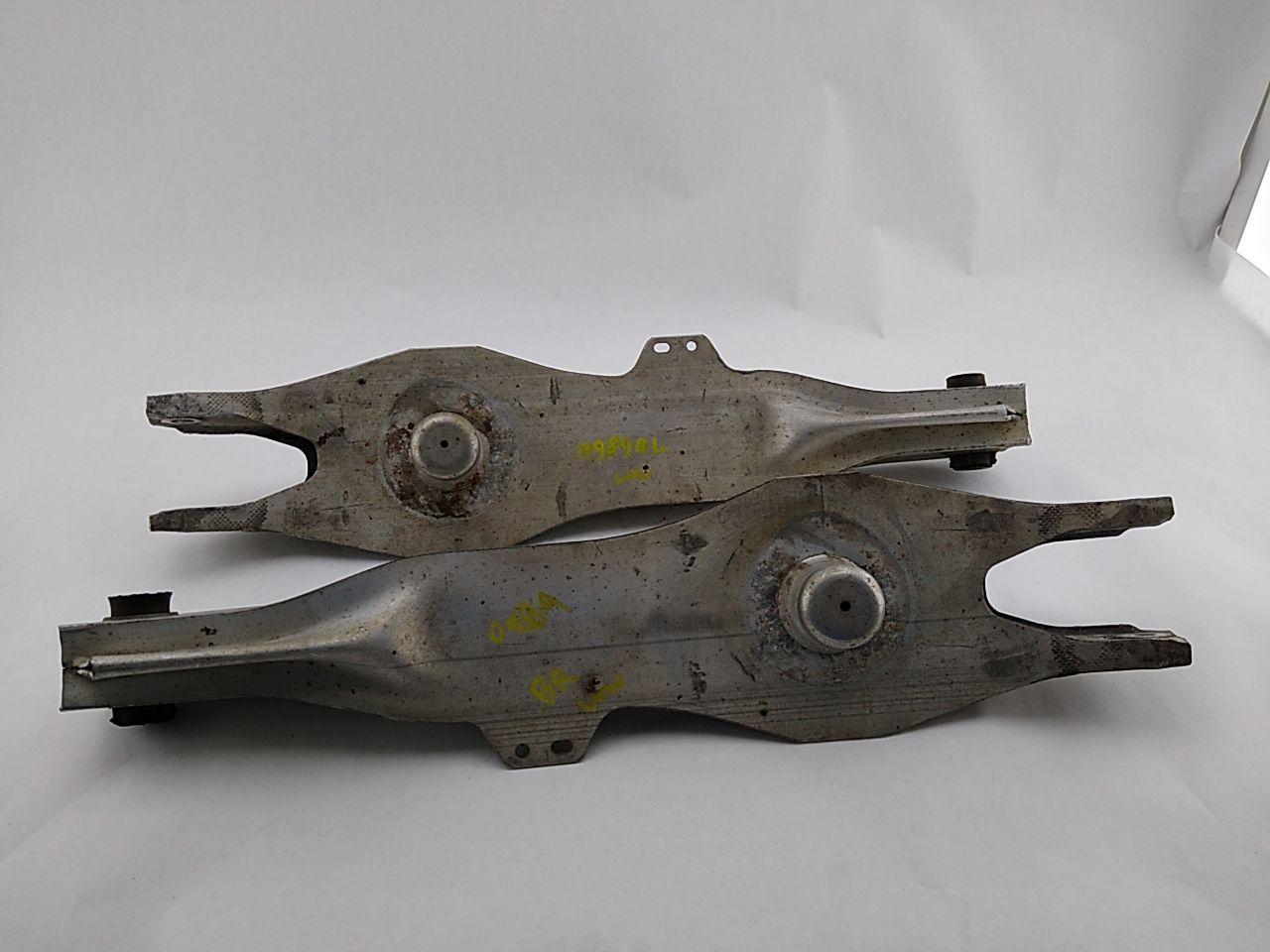 Saab 9-3 Pair Of Rear Lower Control Arms - 0