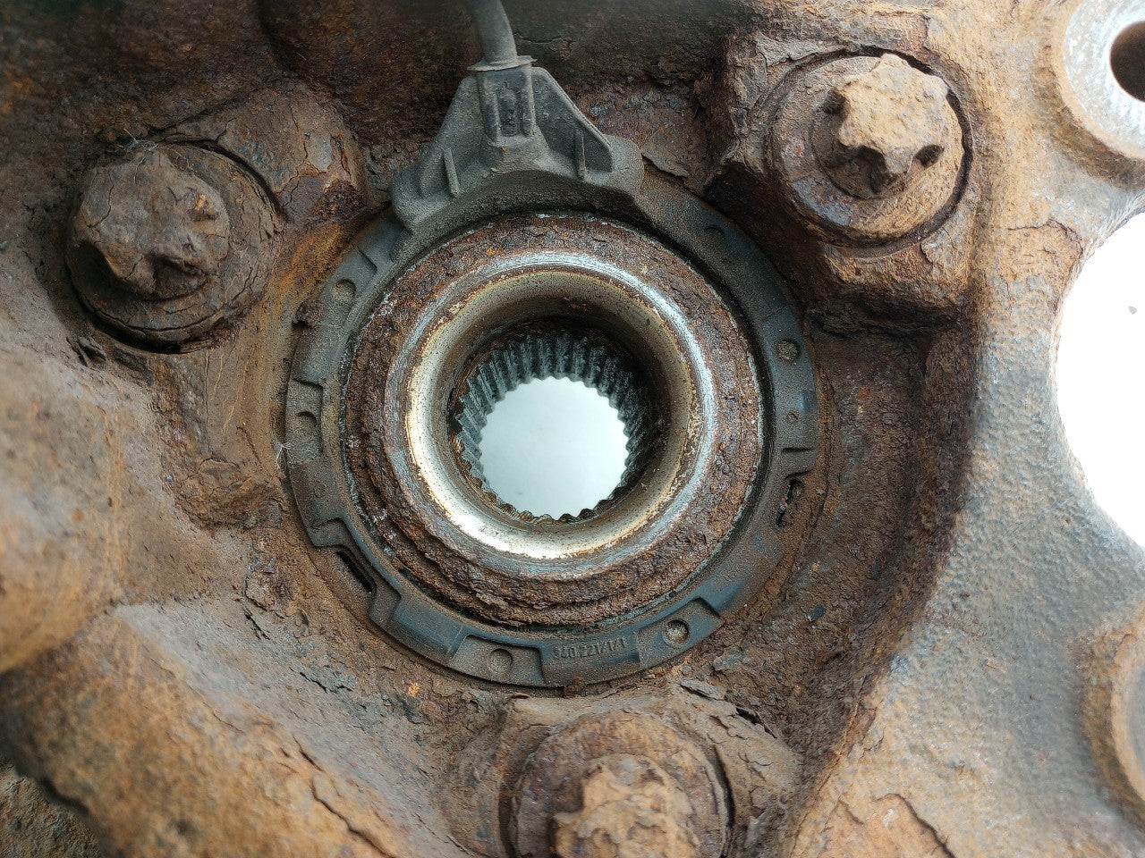 Saab 9-3 Passenger Right Rear Spindle Knuckle Hub
