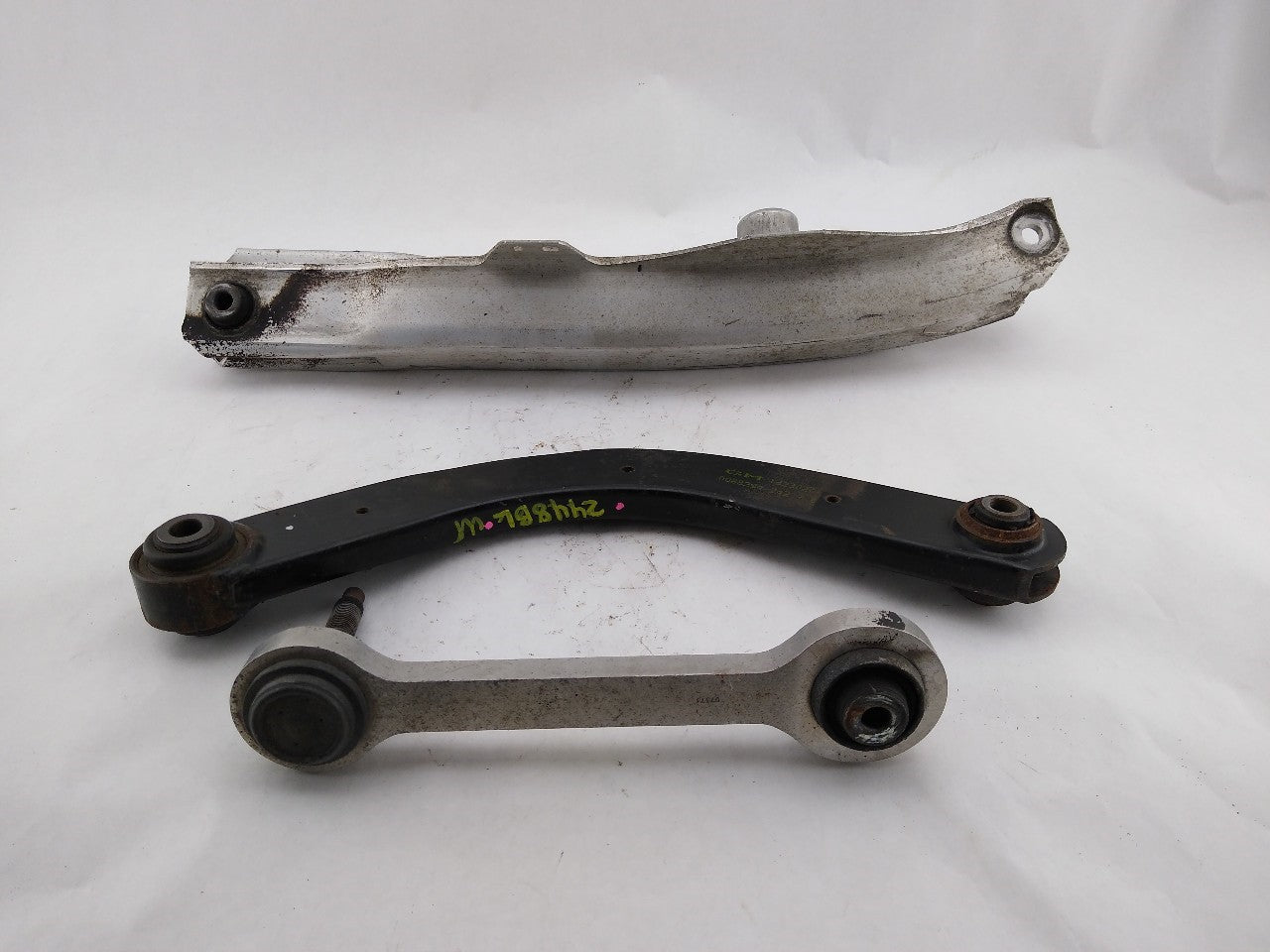 Saab 9-3 Set Of Rear Left Control Arms