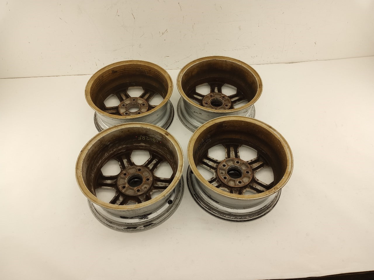 Volvo 850 Set Of 4 Alloy Wheel Rims 6 Spoke - 0