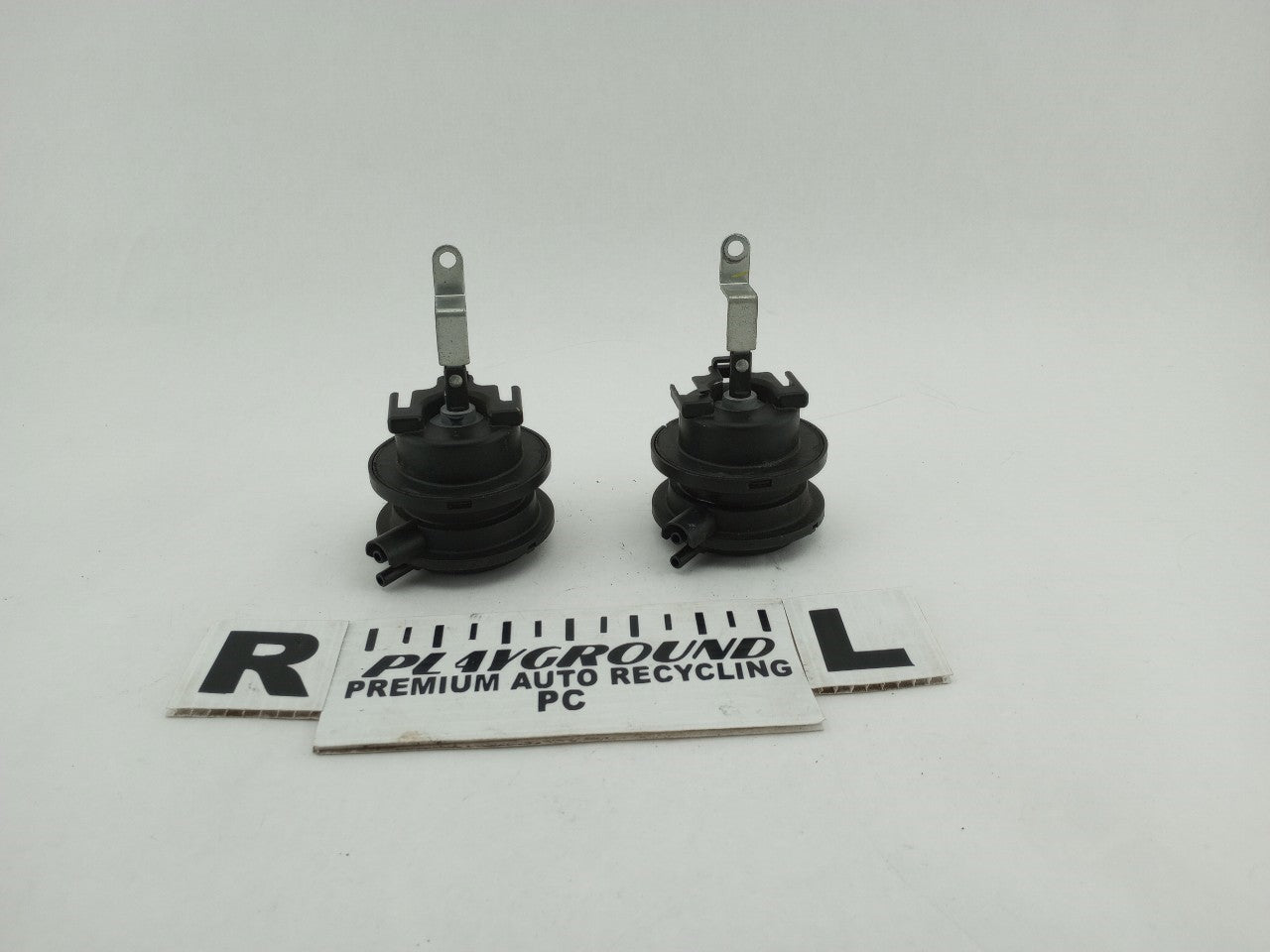BMW 328i Pair Of AC Vent Flap Actuator Valves