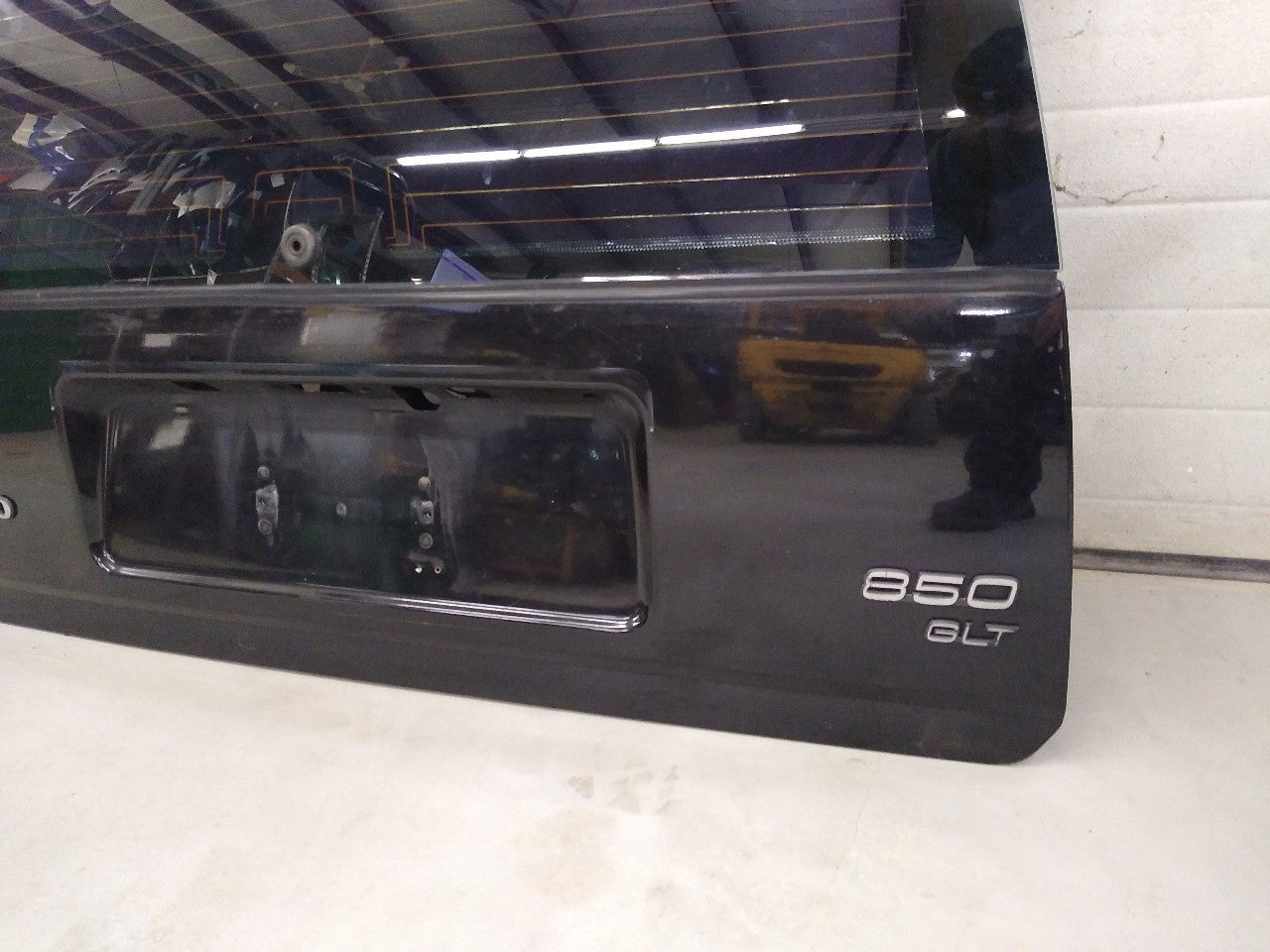Volvo 850 Trunk Liftgate