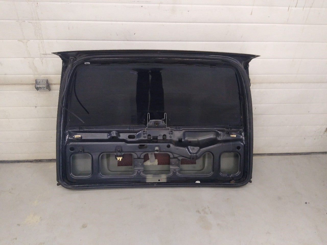 Volvo 850 Trunk Liftgate