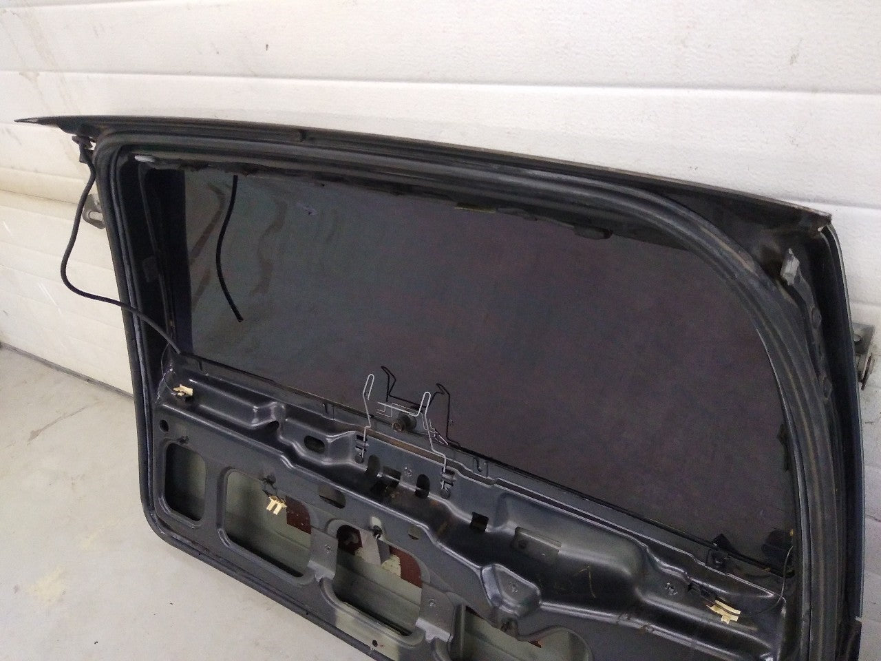 Volvo 850 Trunk Liftgate