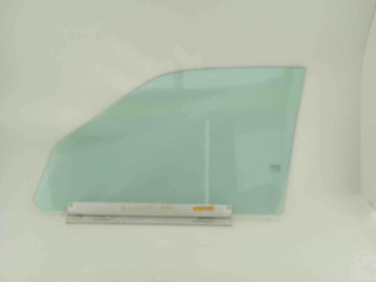 Jaguar XJ8L Passenger Right Front Door Window Glass - 0