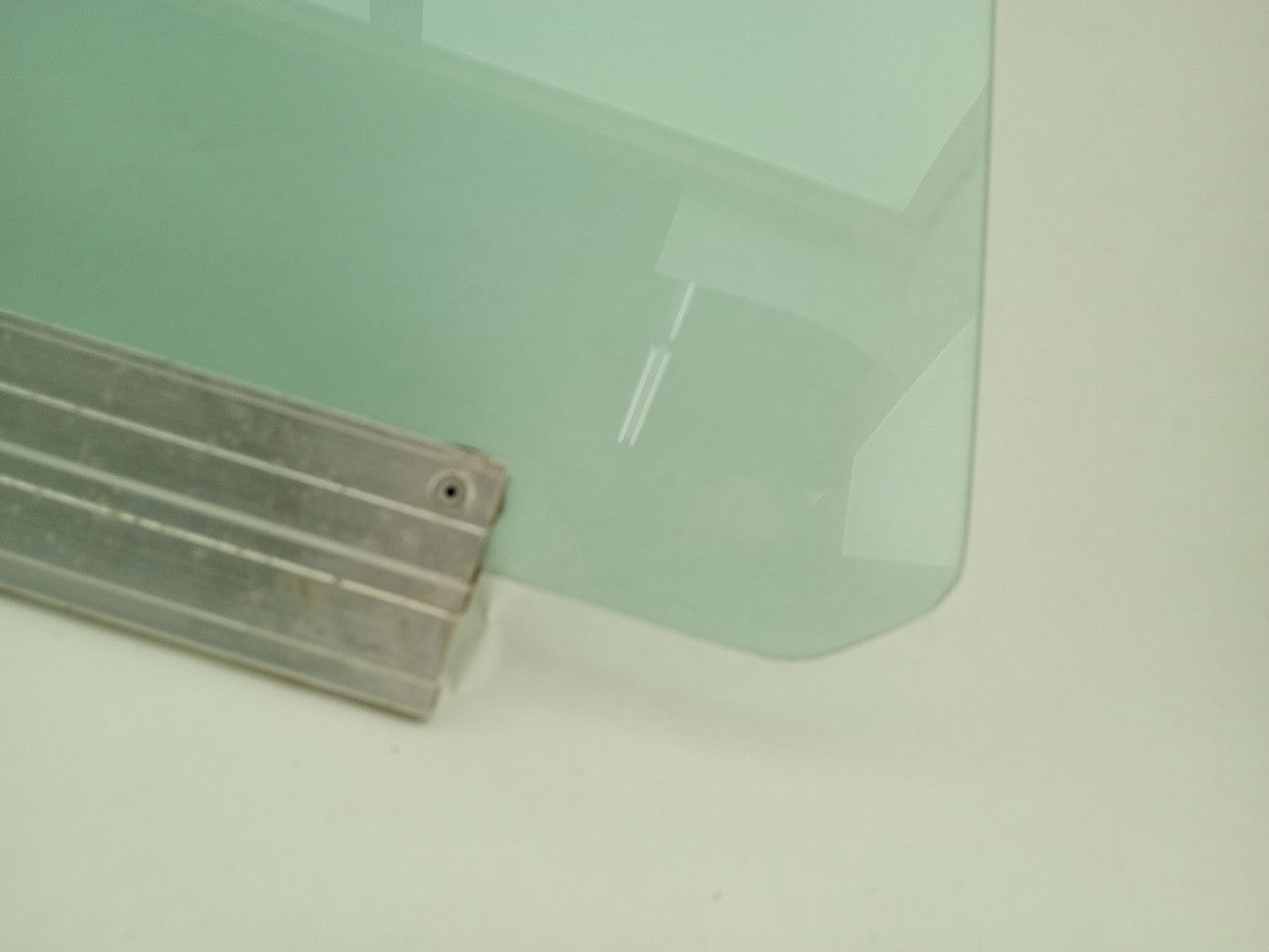 Jaguar XJ8L Passenger Right Front Door Window Glass