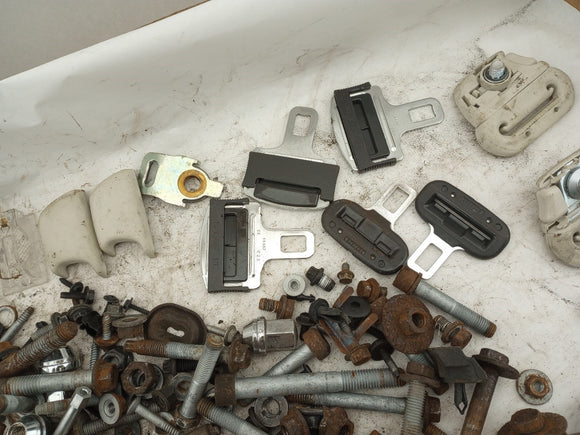 Dodge Charger Dismantling Hardware Fasteners Bolts & Nuts