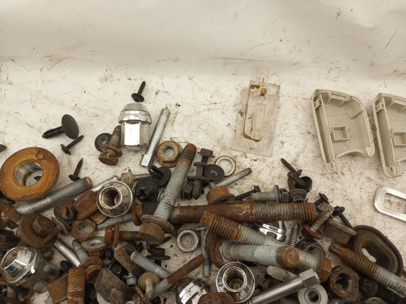 Dodge Charger Dismantling Hardware Fasteners Bolts & Nuts