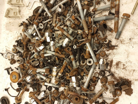 Dodge Charger Dismantling Hardware Fasteners Bolts & Nuts