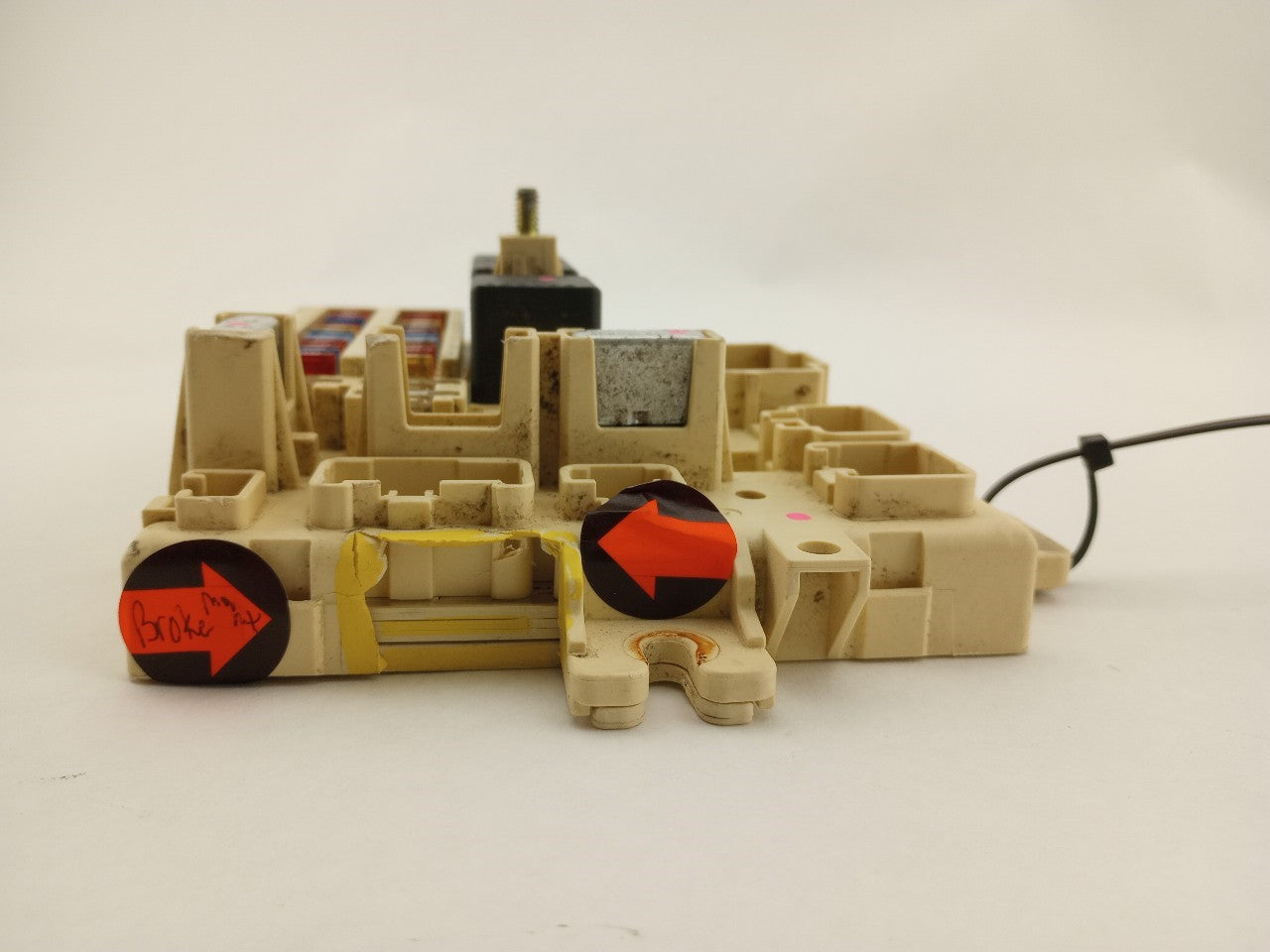 Jeep Cherokee **AS IS** Engine Fuse Box