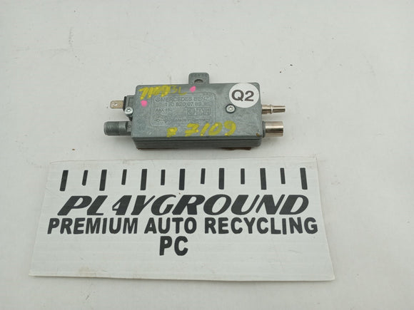 Mercedes SLK320 Radio Antenna Amplifier