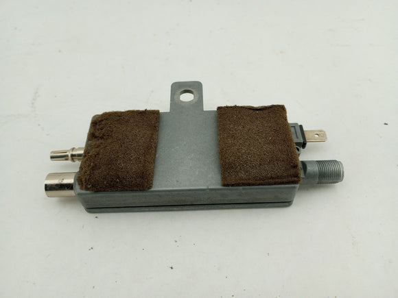 Mercedes SLK320 Radio Antenna Amplifier