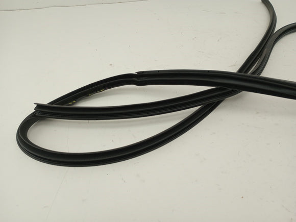 Toyota GR86 Pair Of Front Door Weatherstrip Seal Moldings