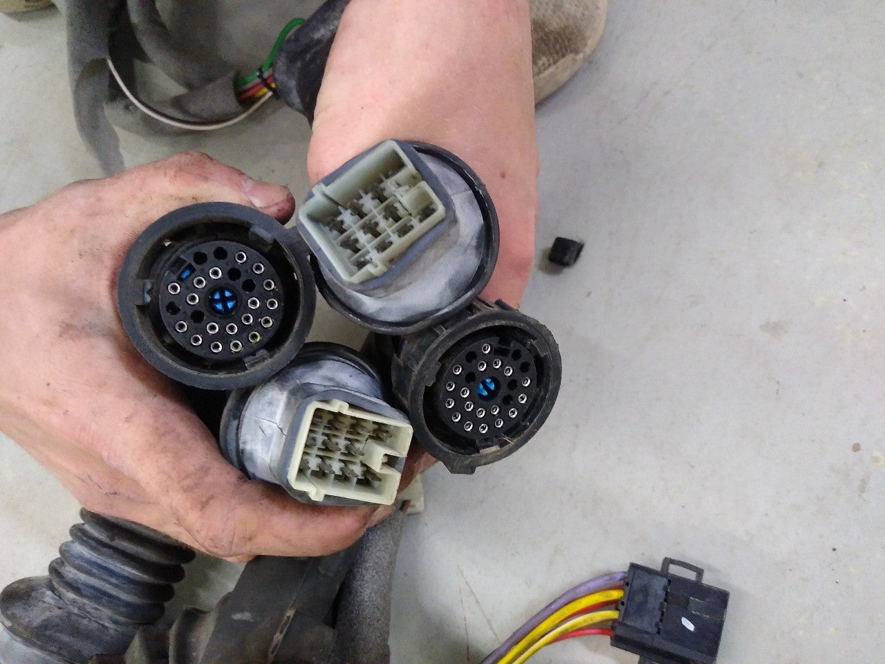 Volvo 850 Engine Wire Harness