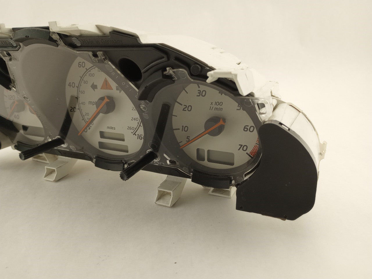 Mercedes SLK320 Instrument Cluster Speedometer