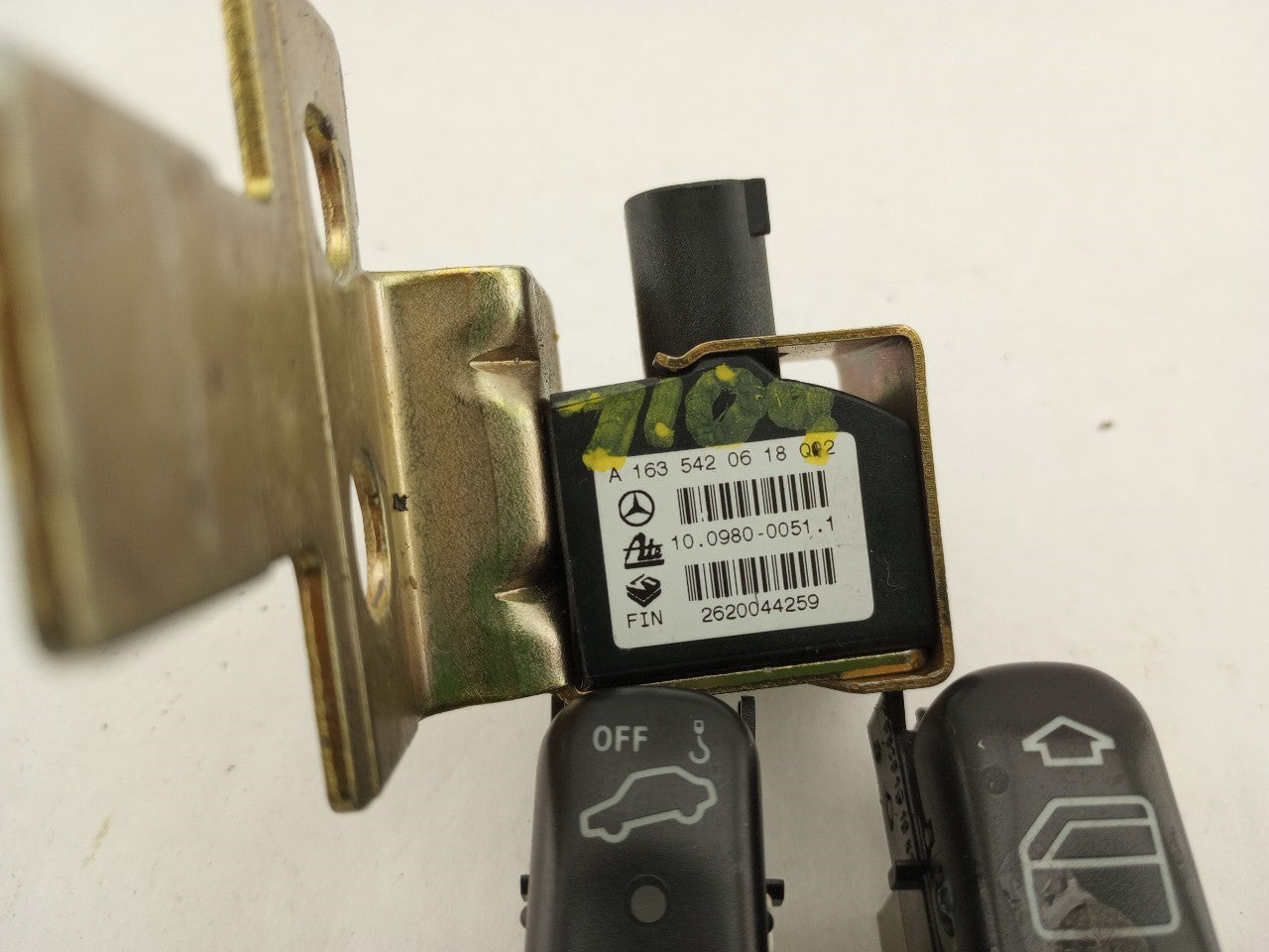 Mercedes SLK320 Set Of Body Sensors And Switches