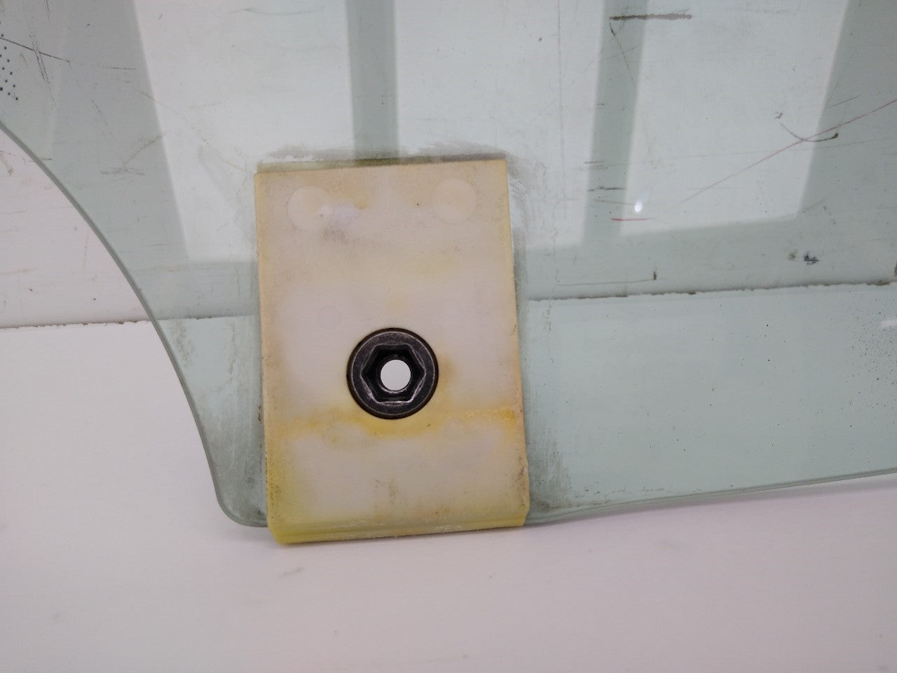 BMW 330Ci Driver Left Front Door Window Glass