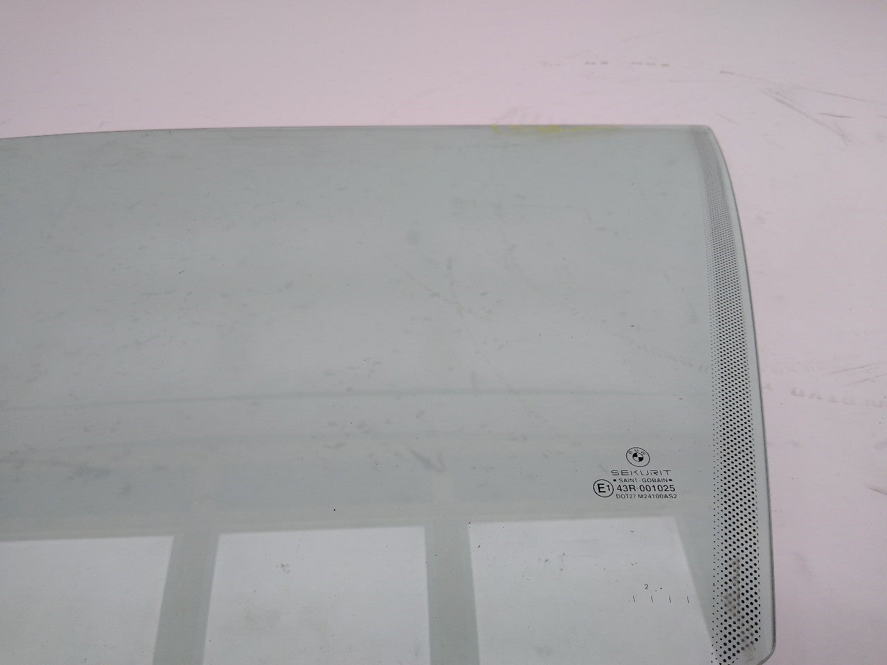 BMW 330Ci Driver Left Front Door Window Glass