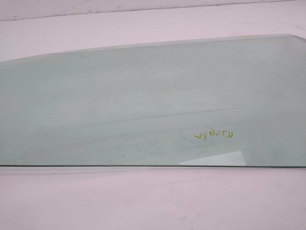 BMW 330Ci Driver Left Front Door Window Glass