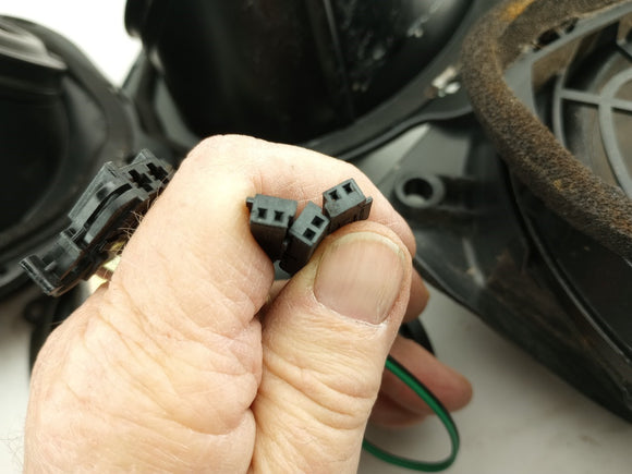 Mercedes SLK230 Set Of 7 Audio Speakers