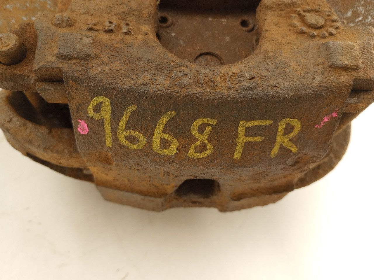Pontiac Firebird Pair Of Front Spindle Knuckle Hubs - 0