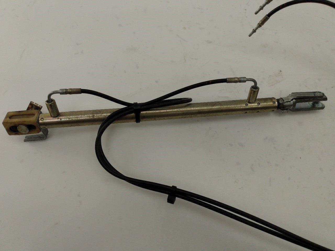 Mercedes SLK320 Pair Of Trunk Lid Cylinders