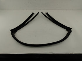 Mercedes SLK320 Front Center Convertible Top Seal - 0