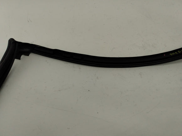 Mercedes SLK320 Front Center Convertible Top Seal