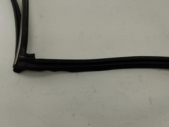 Mercedes SLK320 Front Center Convertible Top Seal