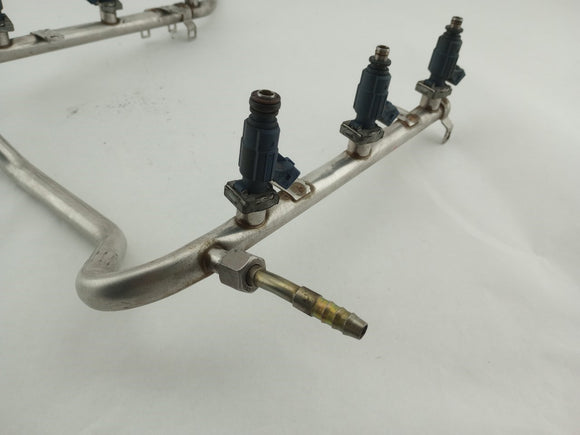 Mercedes SLK320 Fuel Rail With Injectors