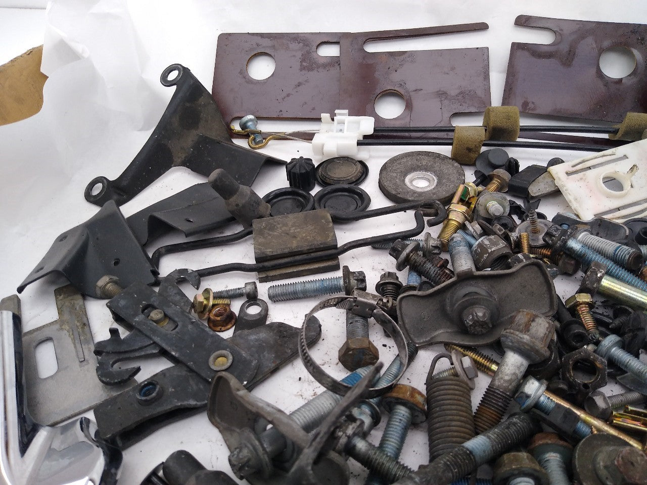 Mercedes SLK320 Dismantling Hardware Fasteners Bolts & Nuts
