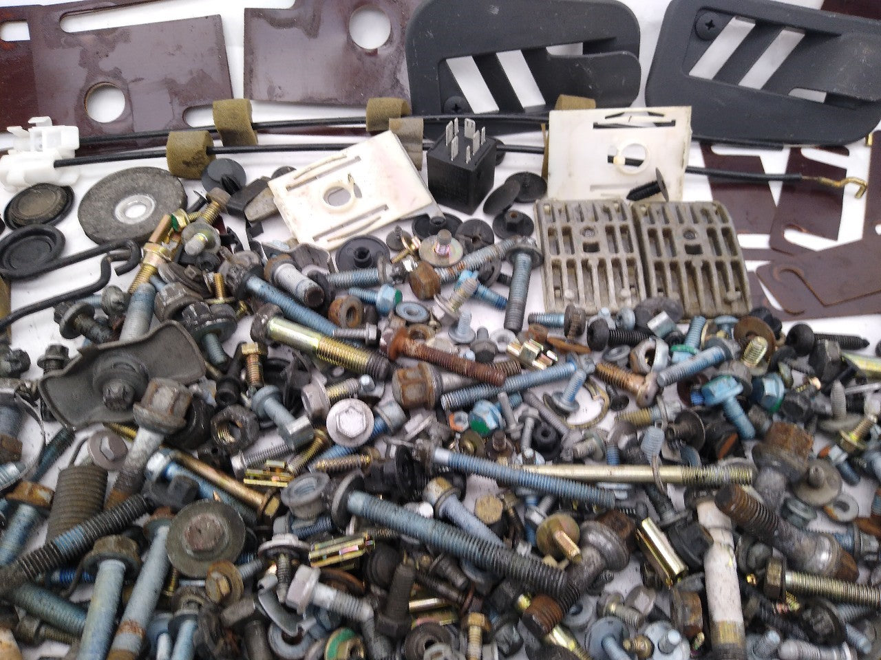 Mercedes SLK320 Dismantling Hardware Fasteners Bolts & Nuts