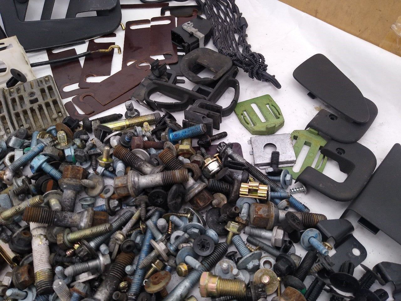 Mercedes SLK320 Dismantling Hardware Fasteners Bolts & Nuts