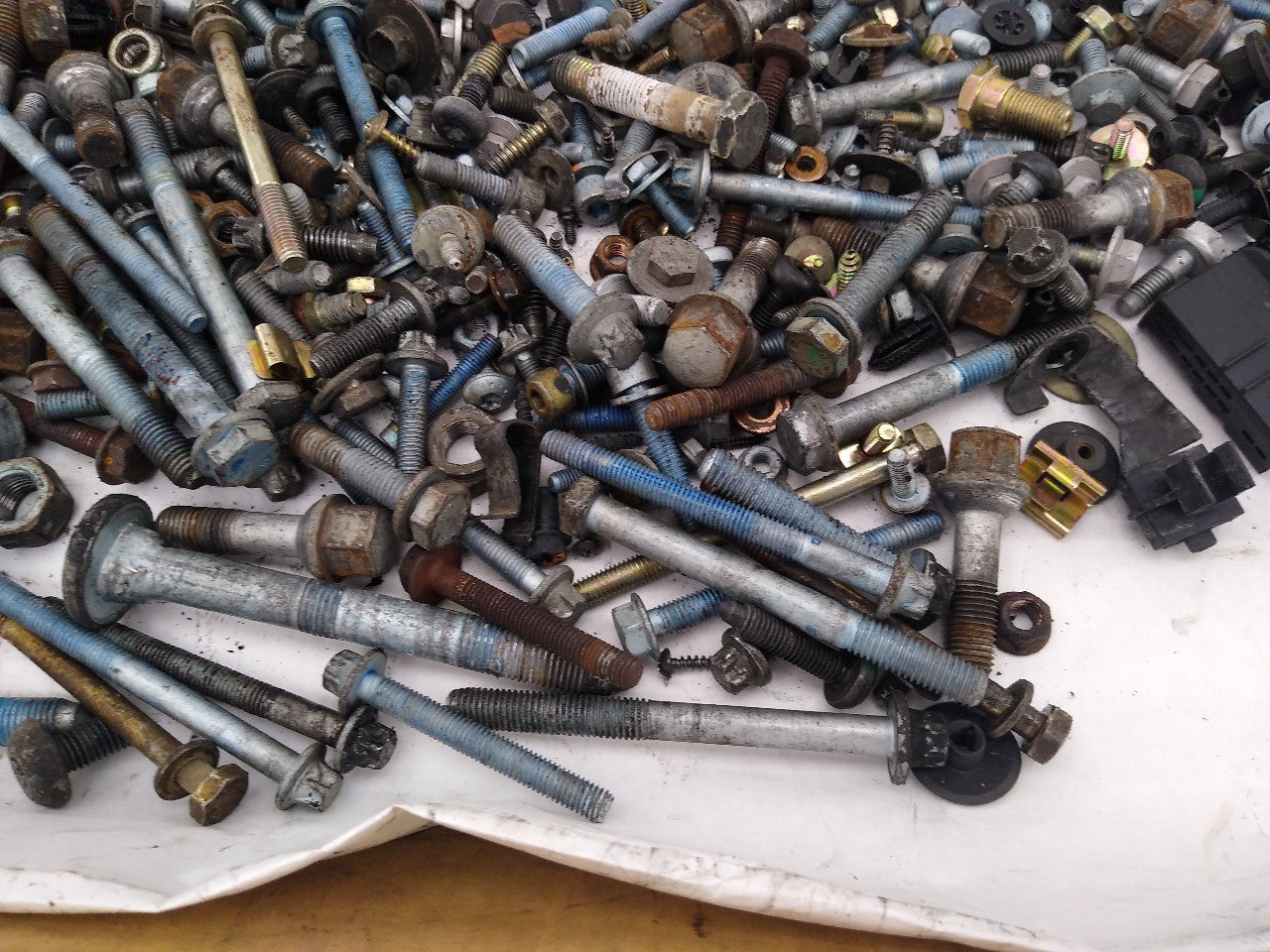 Mercedes SLK320 Dismantling Hardware Fasteners Bolts & Nuts