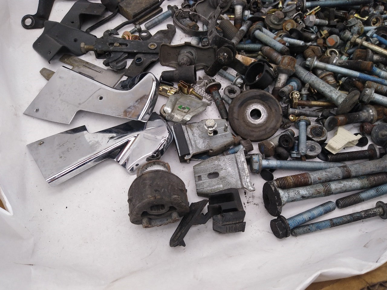 Mercedes SLK320 Dismantling Hardware Fasteners Bolts & Nuts