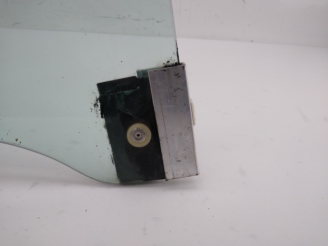 Jaguar XK8 Passenger Right Front Door Window Glass
