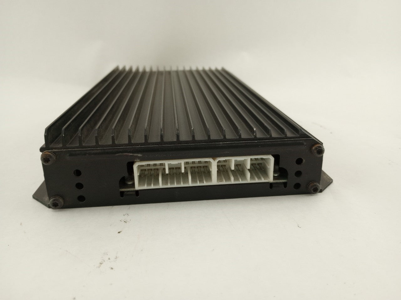 Jaguar XK8 Radio Audio Amplifier | Playground PAR