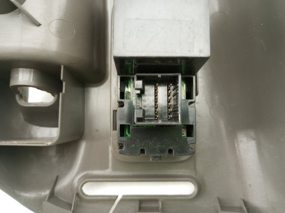 Land Rover Discovery Pair Of Headphone Volume Control Switches