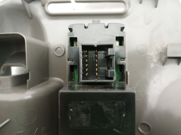 Land Rover Discovery Pair Of Headphone Volume Control Switches