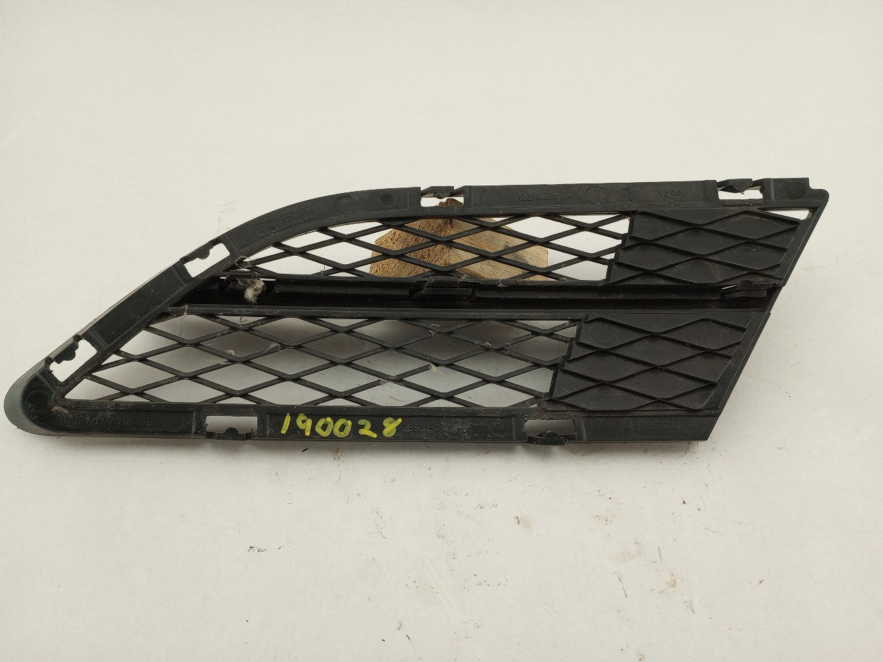 BMW 328I Passenger Right Front Bumper Grille