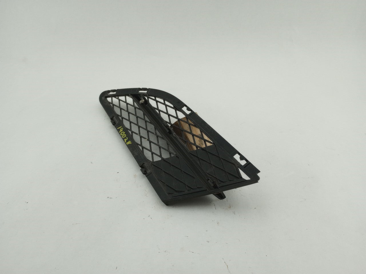 BMW 328I Passenger Right Front Bumper Grille